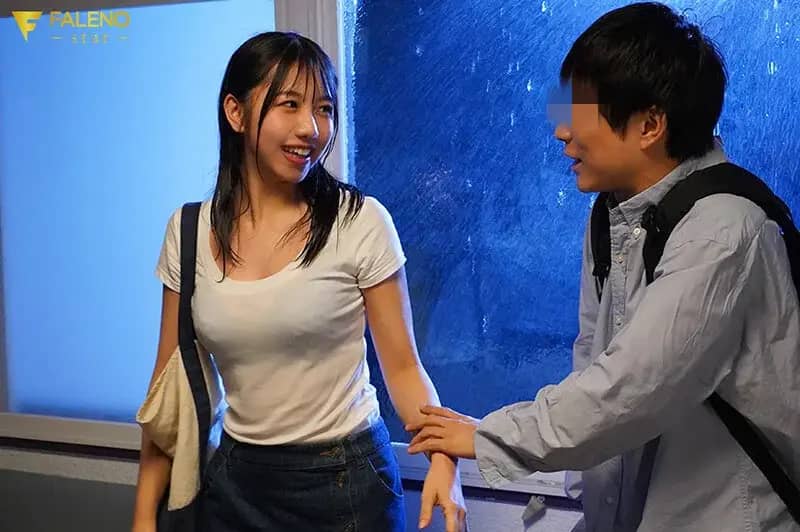 ゲリラ豪雨から逃げるために同級生男女が忍び込んだ夜の校舎でふたりぼっち。濡れ透けた身体を温め合ううちに絡み合う 浜辺やよい