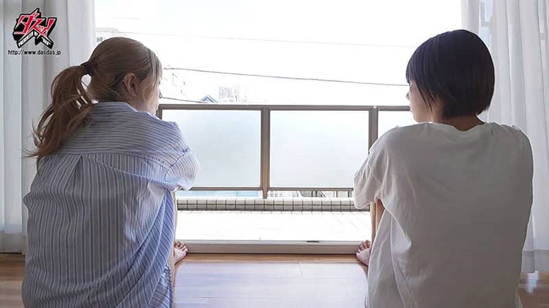 one year 「1年限定で付き合ってあげる」失恋して傷ついた美容師の私。女の子の優しさと指先に蕩かされ、ツンデレな彼女と切なく溺れてゆく365日 竹内有紀 新村あかり