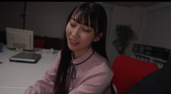 絶対にウブだと思ってた先輩OLの甘え上手な色仕掛けに沼る。僕を見つめながら全肯定する小悪魔誘惑にめちゃくちゃ中出ししまくった 春乃るる