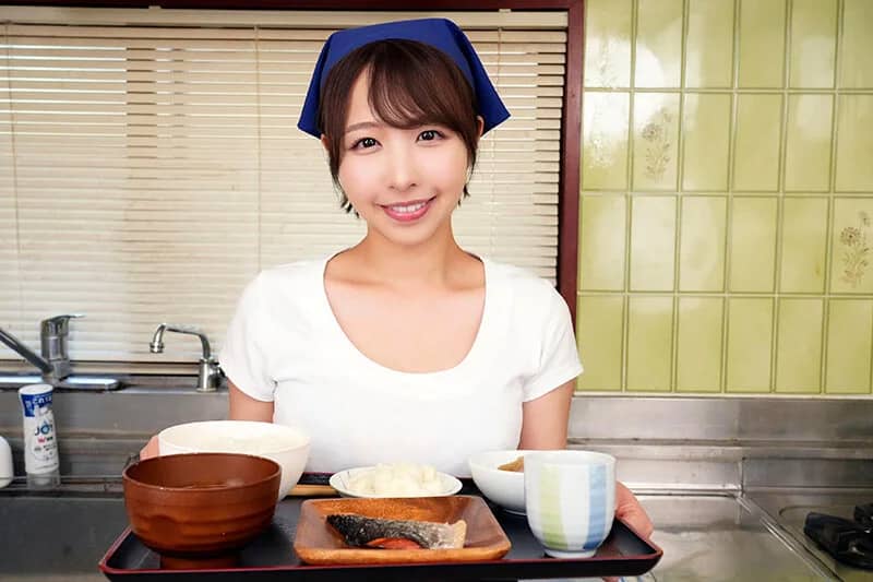 田舎の民宿でリゾートバイトをしたら巨乳でショートカットの宿主が勤務中でも励ましながら抜いてくれる 宍戸里帆