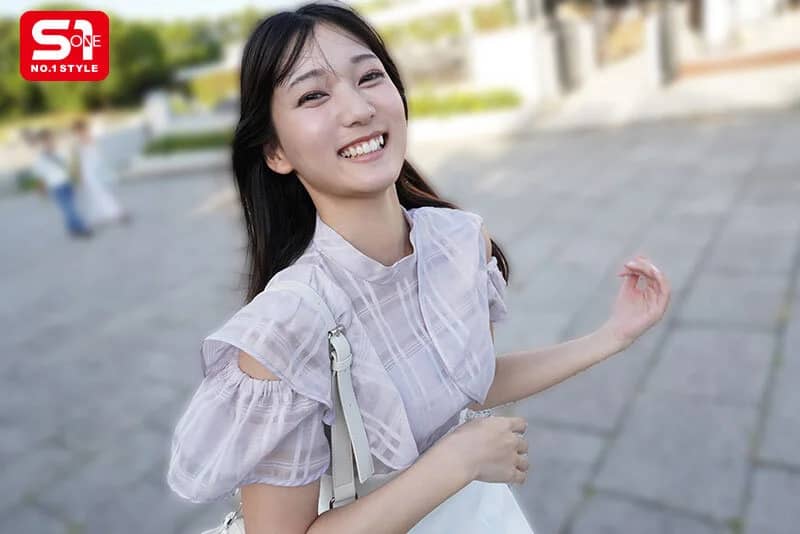 朝一セックスって歯磨き、いる？イチャついて、キスして、たくさん絡み合う、初めてのお泊まりホテルハメ撮り 初美なのか